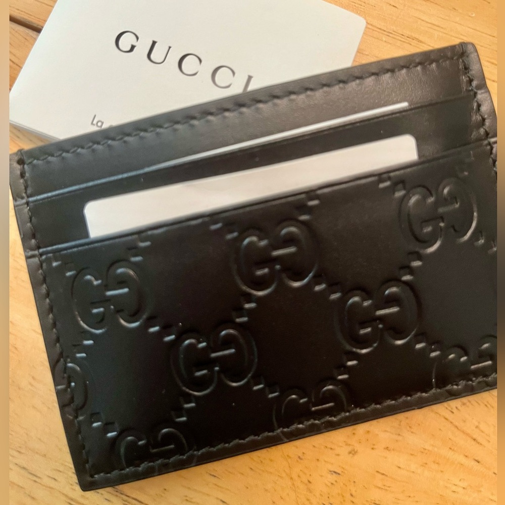 New in box. Black Gucci logo Card Holder money clip
